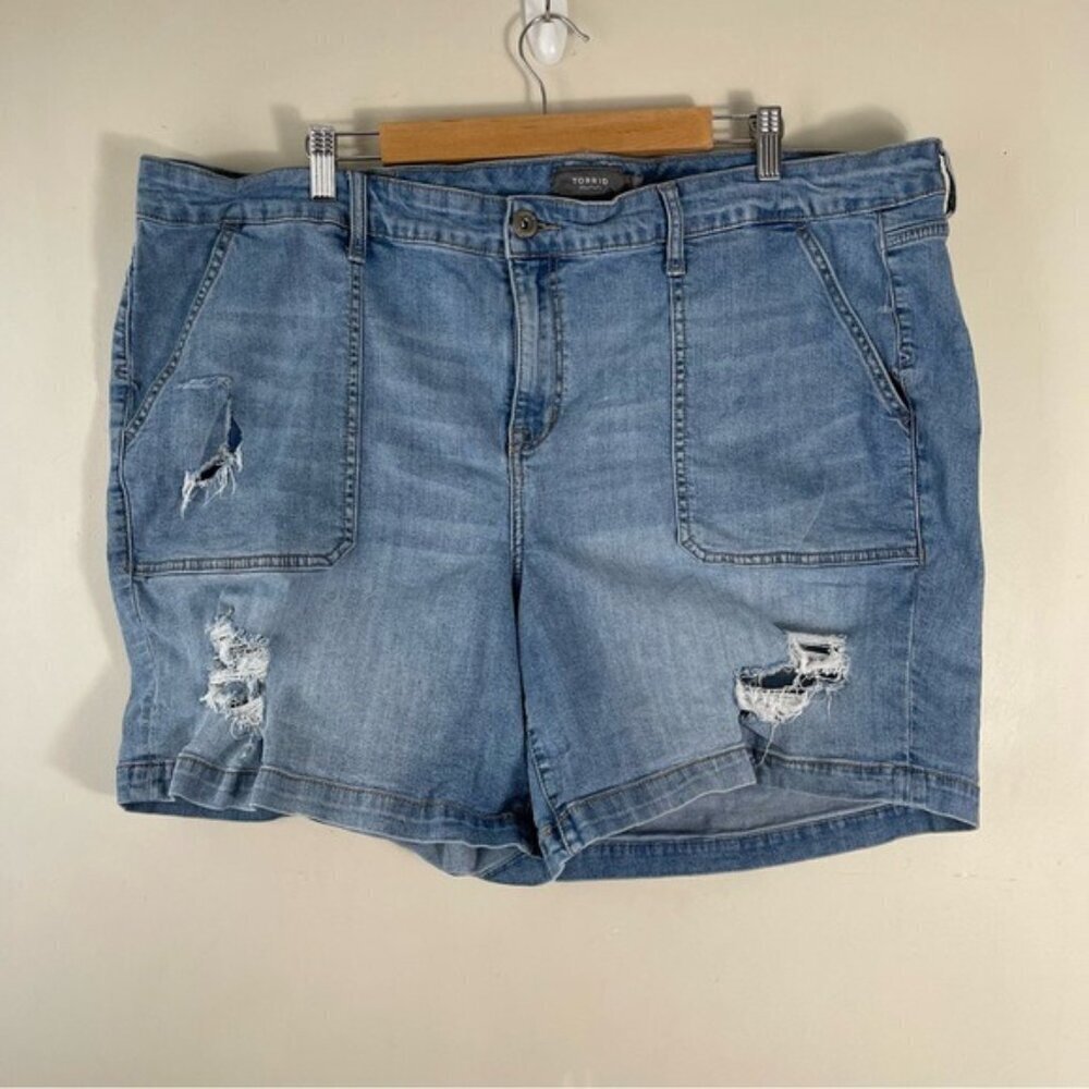 Torrid Denim Shorts Size 26 Blue Cotton Blend Distressed 7” Regular Fit Stretch